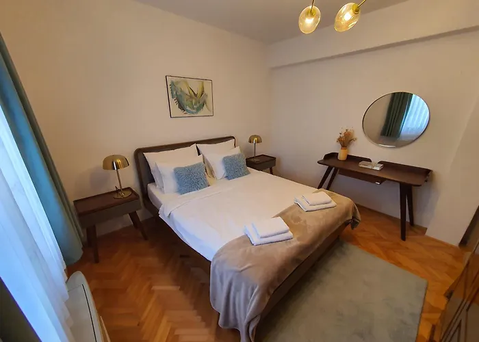 Dvor - Ap4, Ap5, Ap6 Daire Baška Voda
